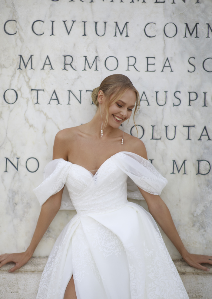 Wedding Dress Bella - YD18163 | Yedyna Wedding Studios Wedding Dress Bella - YD18163 | Yedyna Wedding Studios