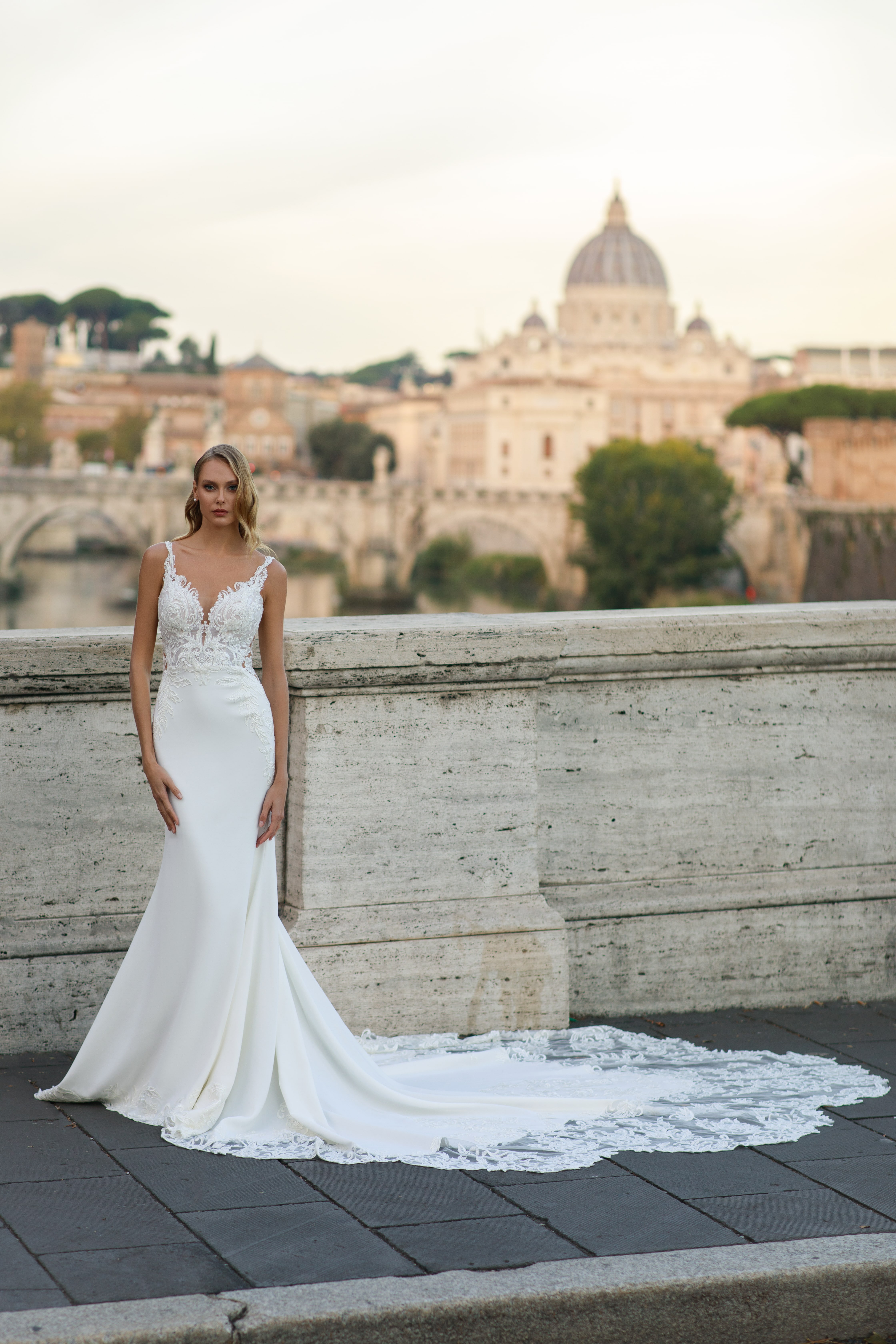 THE WEDDING DRESS Edwina Ehrman 洋書 The Wedding Dress: 300 Years of Bridal Fashions: Ehrman