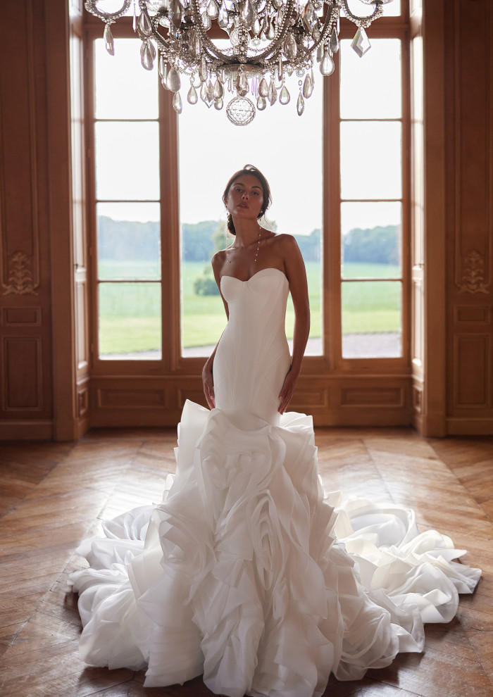 green emerald velvet dress White Satin Strapless A-Line Elegant Simple Wedding Dresses, CW0337 US4 / As Pic